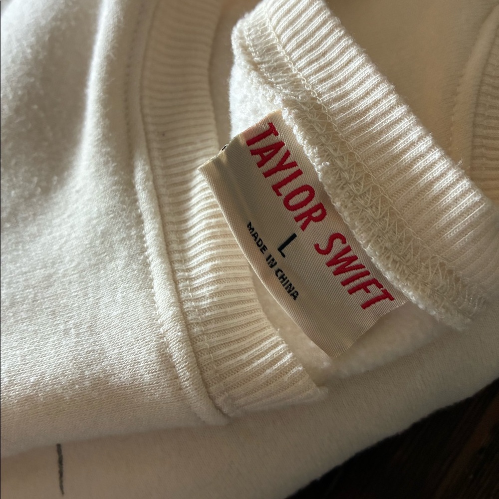 Taylor Swift Red crewneck from eras tour. Women’s size L. Lightly worn. - Picture 2 of 4